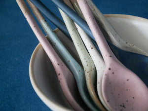 Colour - rough / raw Spoon