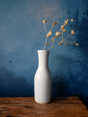 Ivory Tall vase - l