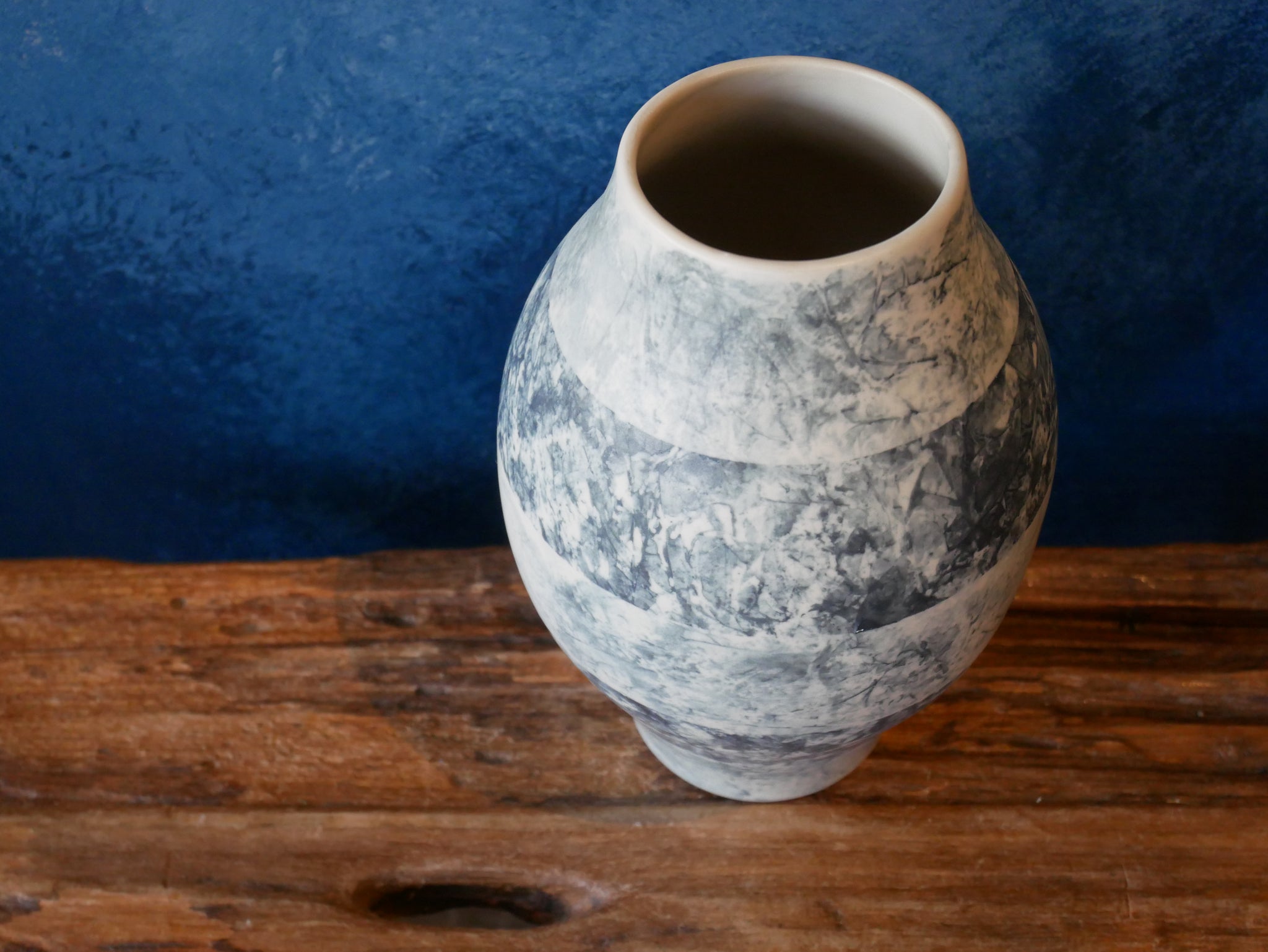 Marble pattern vase - ll