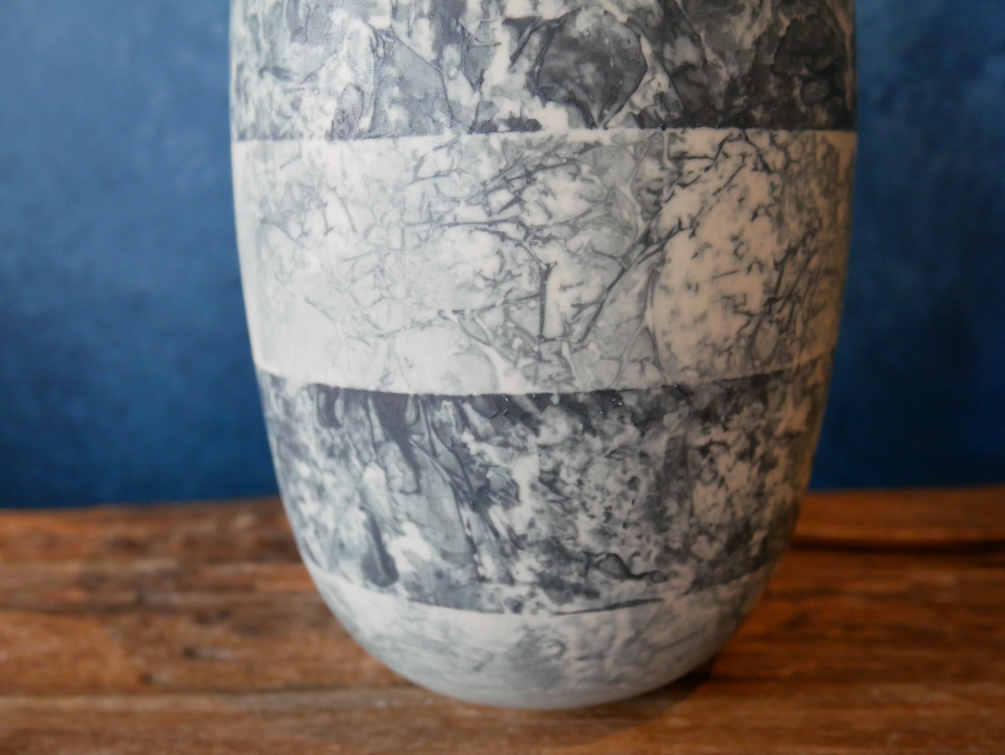 Marble pattern vase - lll