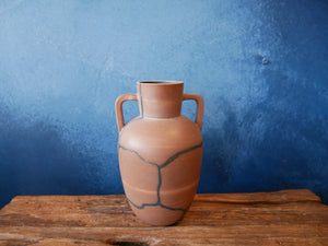 Brown Line vase - lll