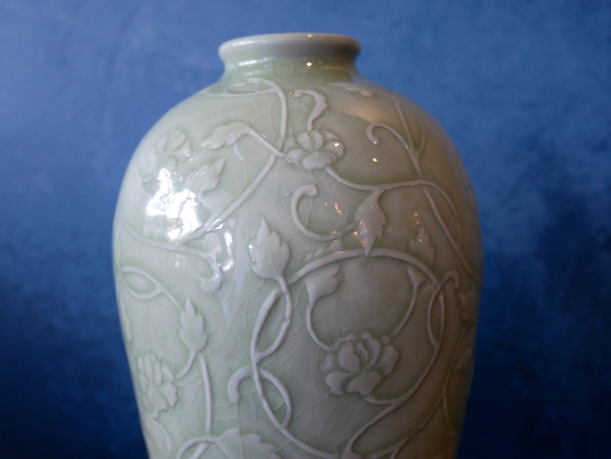 Green Celadon | Hand-drawn | Floral | Bas-relief - Vase