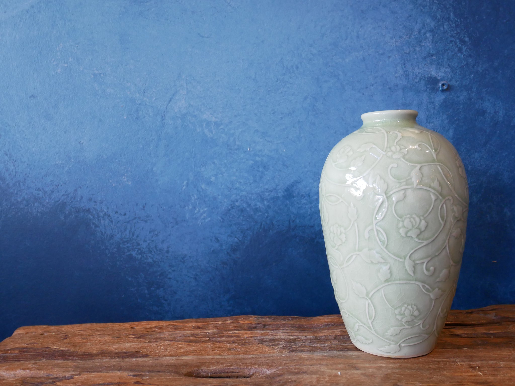 Green Celadon | Hand-drawn | Floral | Bas-relief - Vase