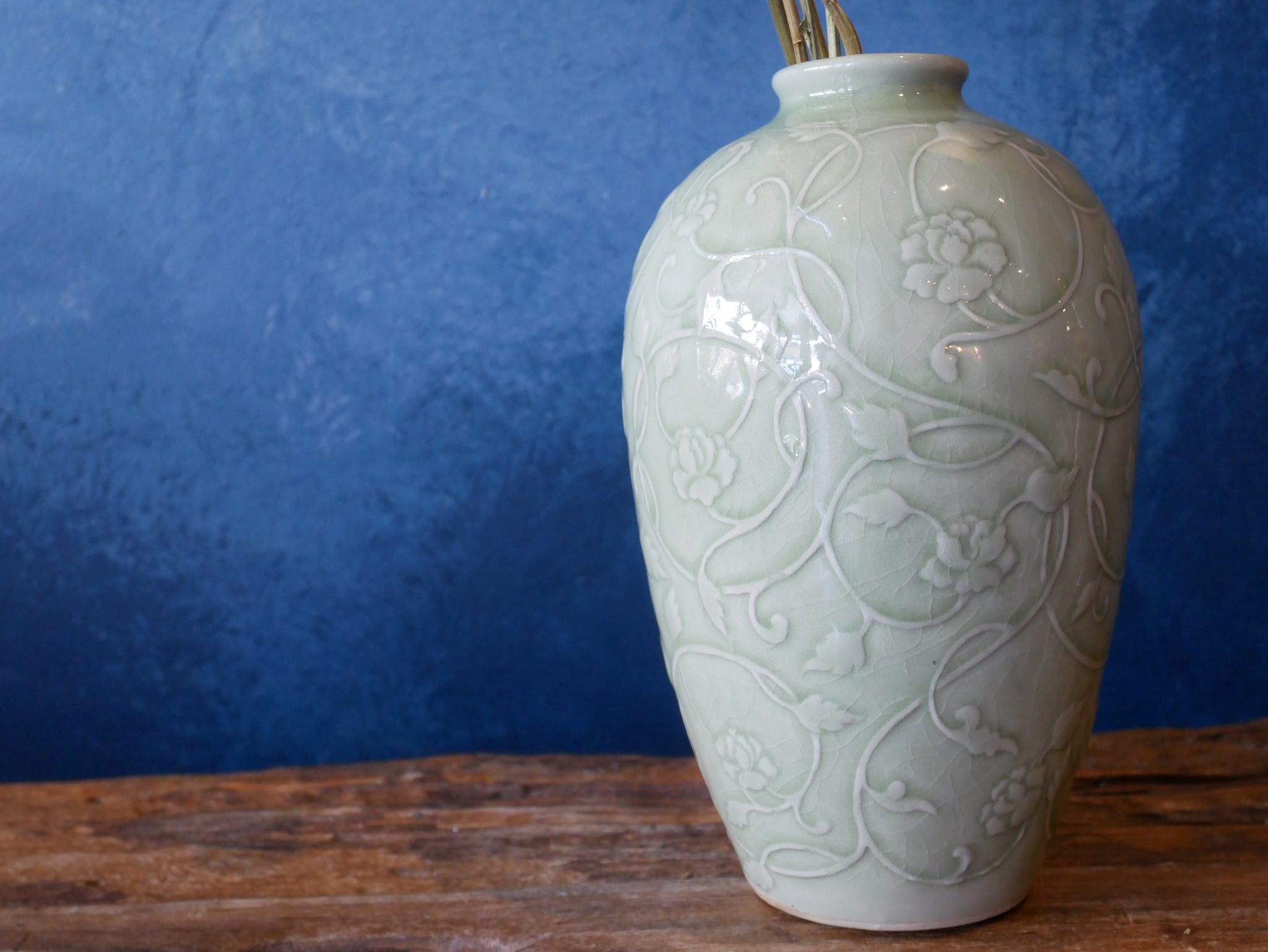 Green Celadon | Hand-drawn | Floral | Bas-relief - Vase