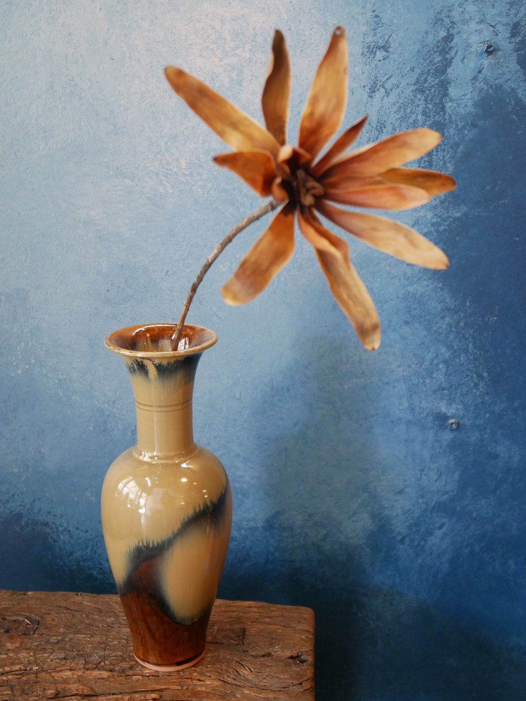 Lias Dynasty Vase